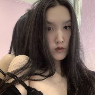 Model - Carrie nipples