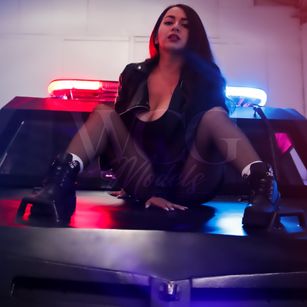 Model - Kim Kalifa petite