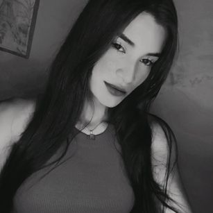 Model - Ambar barelylegal