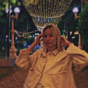 Model - Polina horney