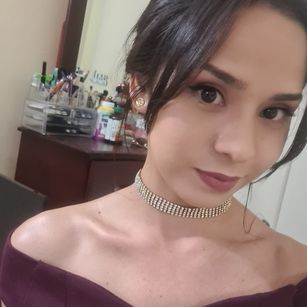 Model - Alana - New Skype petite