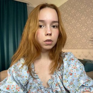 Model - Cornelia oil