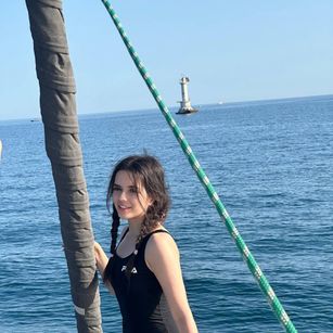 Model - Loly_kitty brunnet