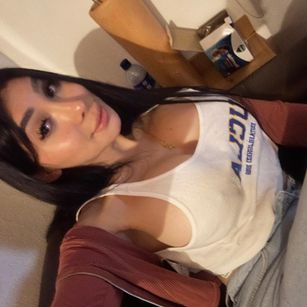 Model - Cloe whitex joi