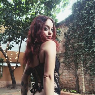 Model - Mysticlunaa piercing