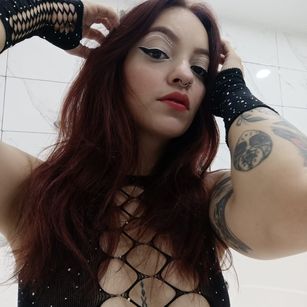 Model - Mysticlunaa livecam