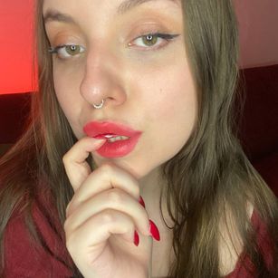 Model - Charlotta Apple beautiful