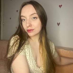 Model - Charlotta Apple boobs