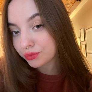 Model - Charlotta Apple pussy