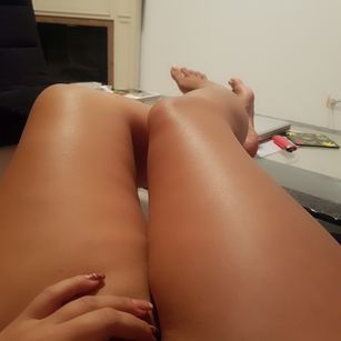 Model - Ellaelly mistress