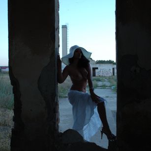 Model - Ellaelly Funny