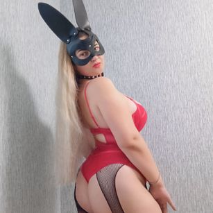 Model - pussycat fetish