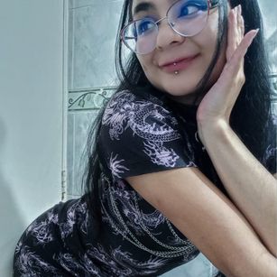 Model - Gaby Herrera dildo