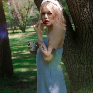 Model - LisaCherry petite