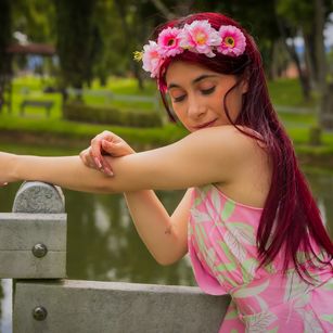 Model - AllisonVega anal