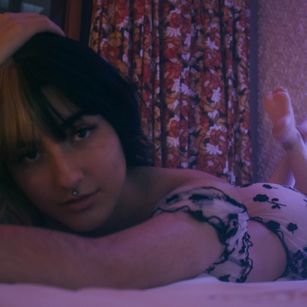 Model - Elora latina