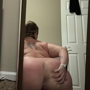 Model - CumonmeEmma girlfriend