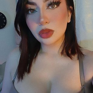 Model - saraa hills deepthroat