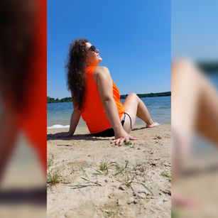 Model - Karina Hart curvy