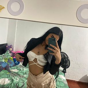 Model - CATALINA SANTANA slave