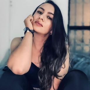 Model - LunaLove93 pretty