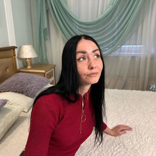 Model - EmmaGallagher brunette