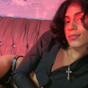 Model - VALERY STAR bondage