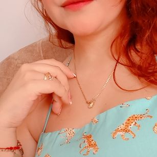 Model - Sharon Fonseca aceite