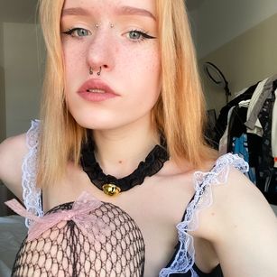 Model - yours Mona and Lana skinny