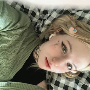 Model - yours Mona and Lana cute