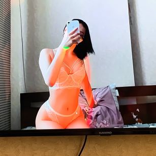 Model - Kira_Young squirt