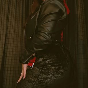 Model - Valerie Saenz anal