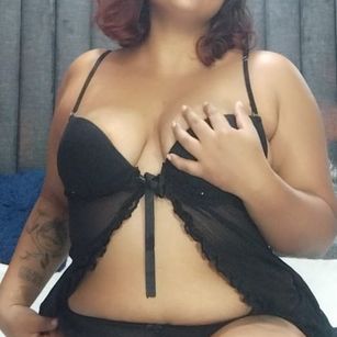 Model - NicolleRose tits