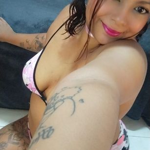 Model - NicolleRose Feetjou