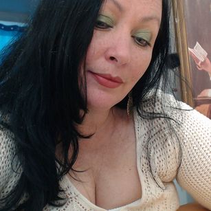 Model - BruneteBBW Brunete