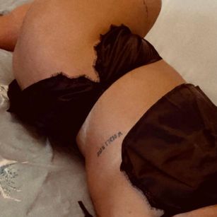 Model - BUSTYBRITSHSQUIRTER curves