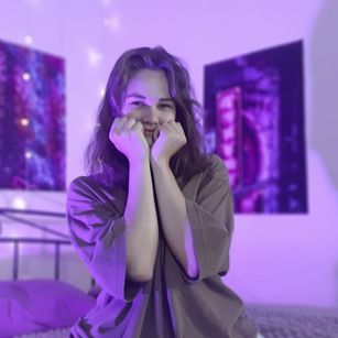 Model - DorattiBum young