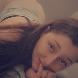 Model - SippyShots bbclover