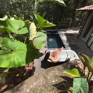 Model - mariah bigass