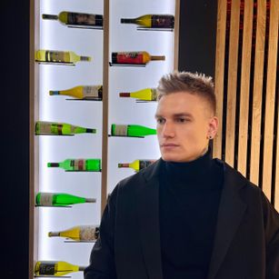 Model - White_Goat feet