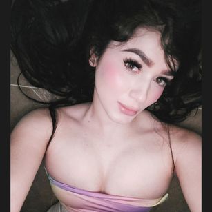 Model - EmilyPrada fingering