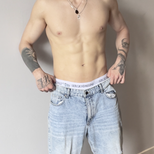 Model - White_Goat feet