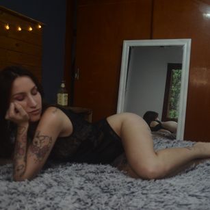 Model - Your Melody brat