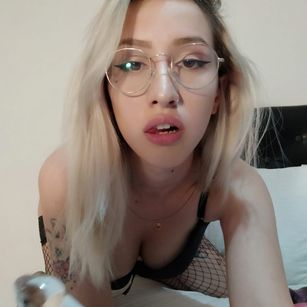 Model - Your Melody JOI