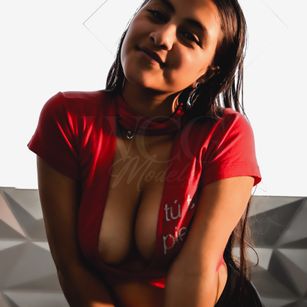 Model - camill_olsen squirt