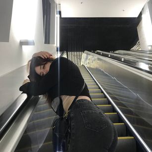 Model - Irma Bennet masturbation