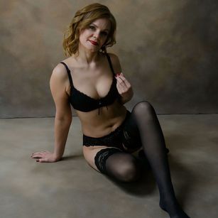 Model - EllaMilf fun