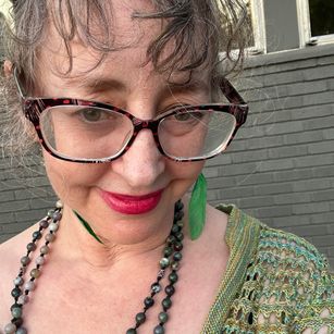 Model - LilyLuscious smoking