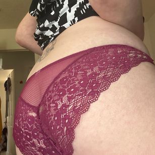 Model - LilyLuscious feminization