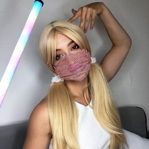 Model - Girl_in_Mask natural